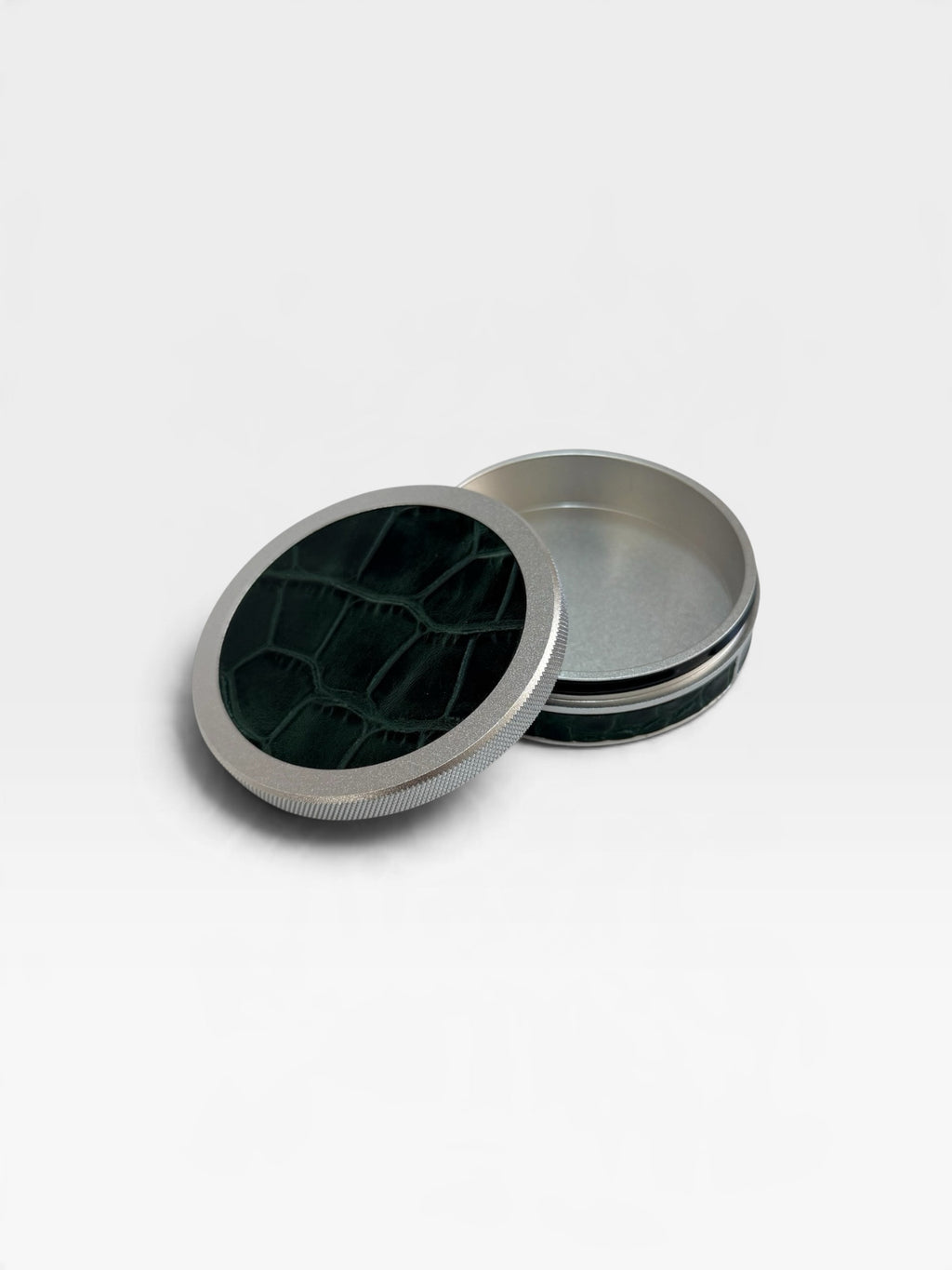 Silver on Green Embossed Croc Leather Ruk Slim Can