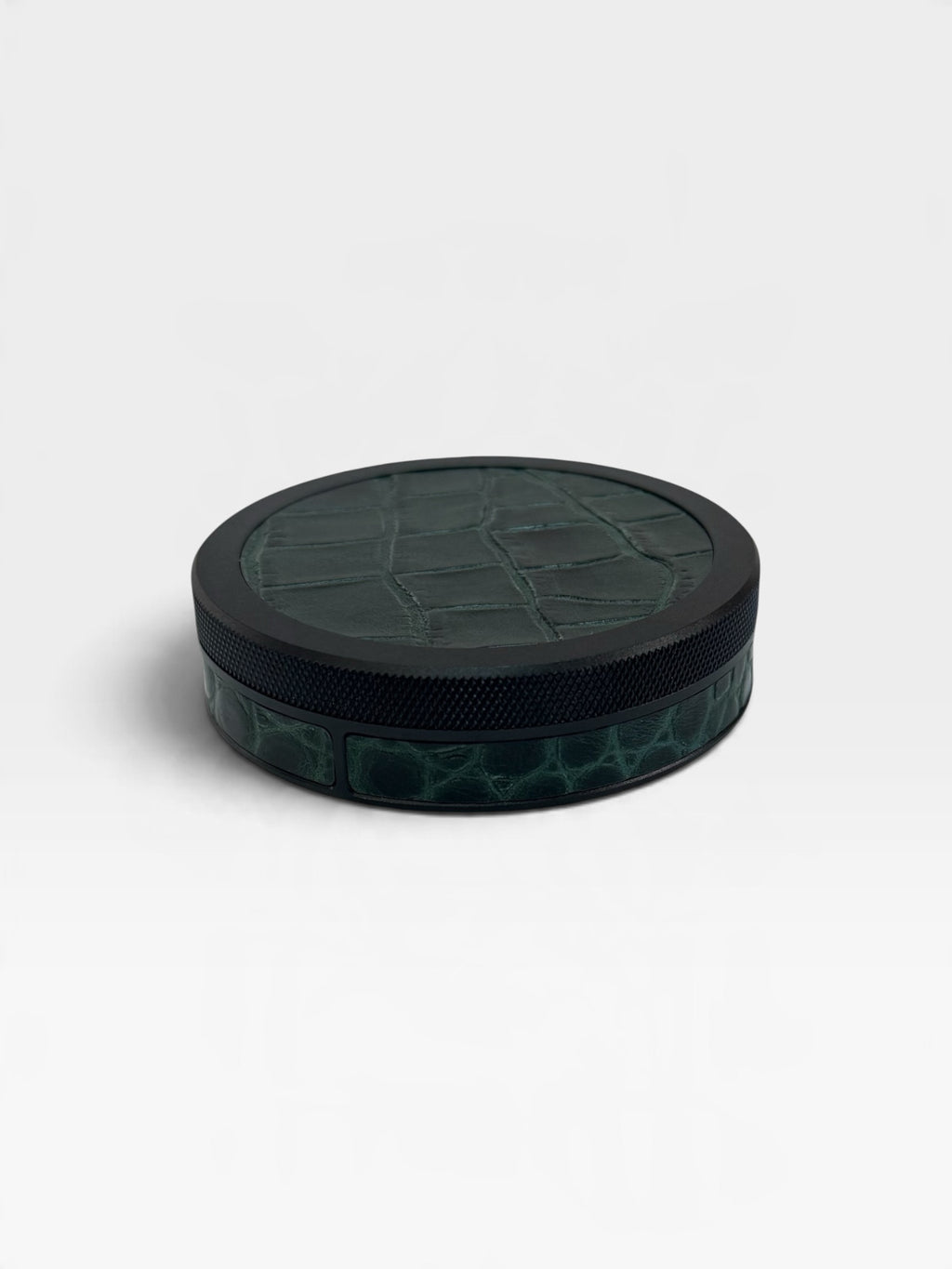 Black on Green Embossed Croc Leather Ruk Slim Can