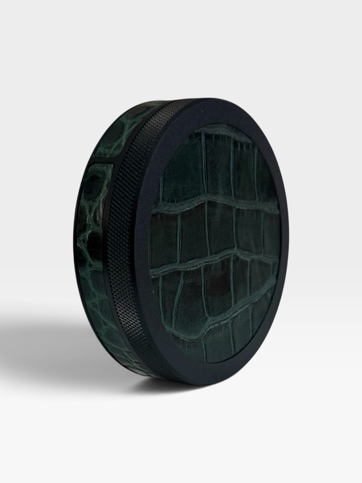 Black on Green Embossed Croc Leather Ruk Slim Can